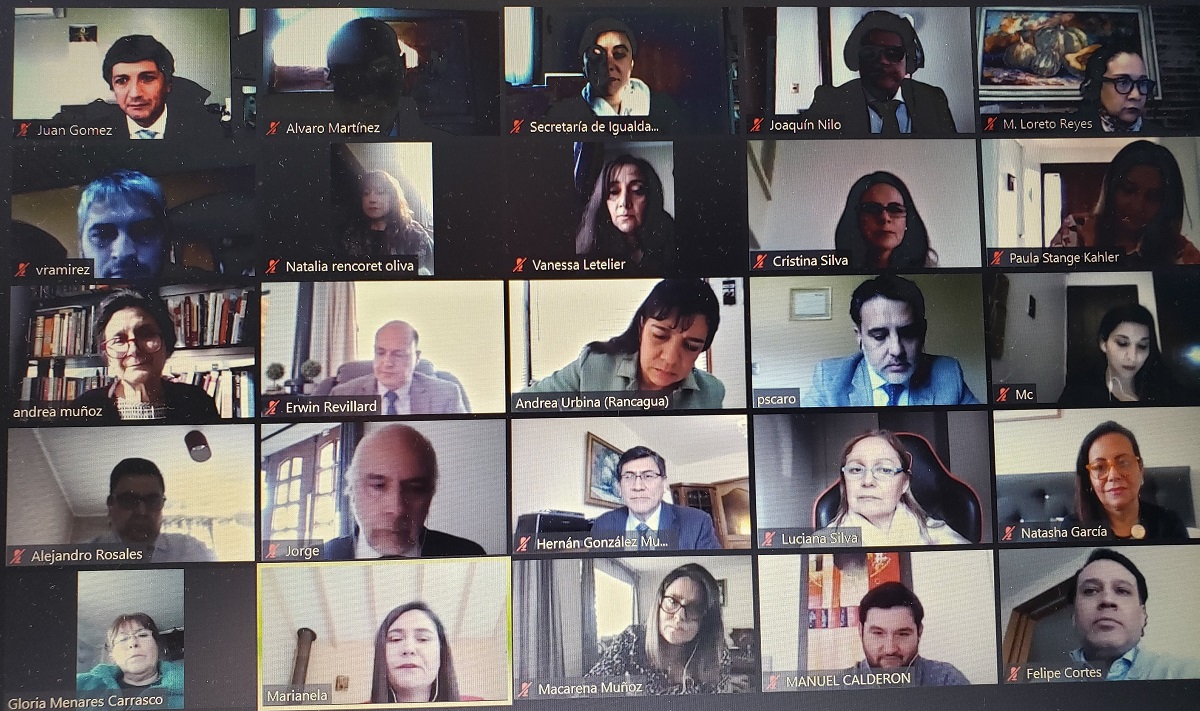 MINISTRA DE LA CORTE SUPREMA ANDREA MUÑOZ ENCABEZÓ CONVERSATORIO SOBRE ACOSO 2