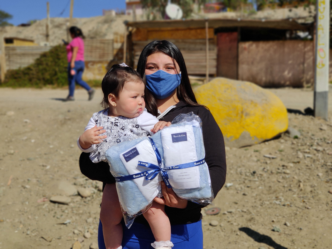 BANCO DE CHILE CELEBRA EL DÍA DEL NIÑO CON SENTIDO Y ENTREGA MÁS DE 1.000 AJUARES HECHOS POR EMPRENDEDORES PARA RECIÉN NACIDOS 1