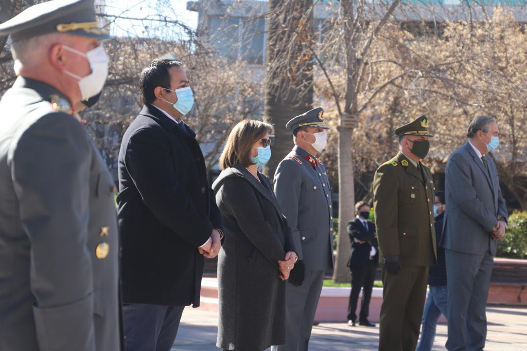 AUTORIDADES DE OHIGGINS CONMEMORAN LOS 242 AÑOS DEL NATALICIO DEL PADRE DE LA PATRIA EN UN SOLEMNE ACTO 2