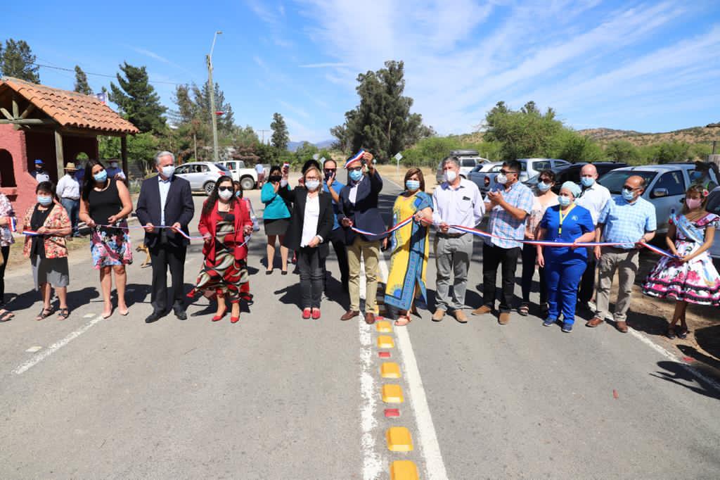 AUTORIDADES Y VECINOS DE LOS QUILLAYES INAUGURAN NUEVA RUTA QUE MEJORA LA CALIDAD DE VIDA DE LAS FAMILIAS DE LA LEJANA LOCALIDAD 1