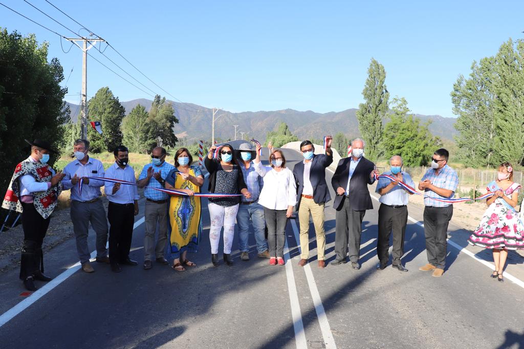 INTENDENTA COFRÉ JUNTO AL ALCALDE DE LAS CABRAS Y LA COMUNIDAD INAUGURAN EL NUEVO PUENTE DE LA LLAVERÍA