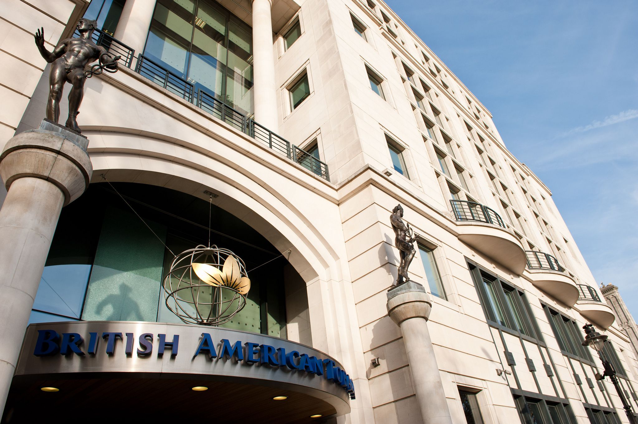Vacuna contra covid 19 de la tabacalera British American Tobacco recibe aprobación de EE.UU. para hacer ensayos en humanos