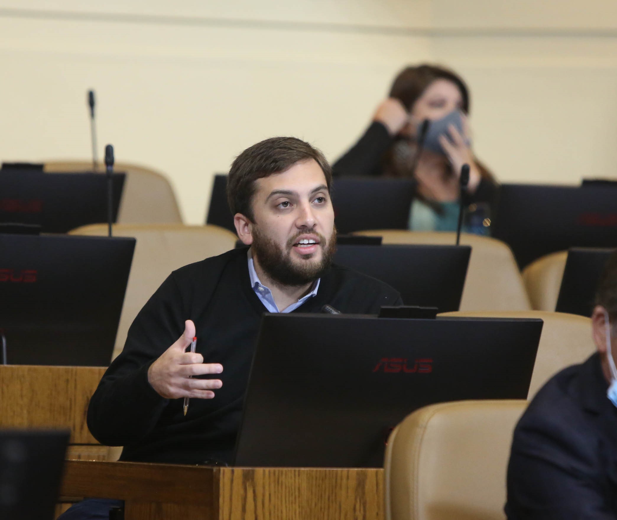 DIPUTADO RAÚL SOTO CELEBRA APROBACIÓN DE PROYECTO QUE PERMITE RETIRO DE FONDOS DE AFP EN LA COMISIÓN DE CONSTITUCIÓN