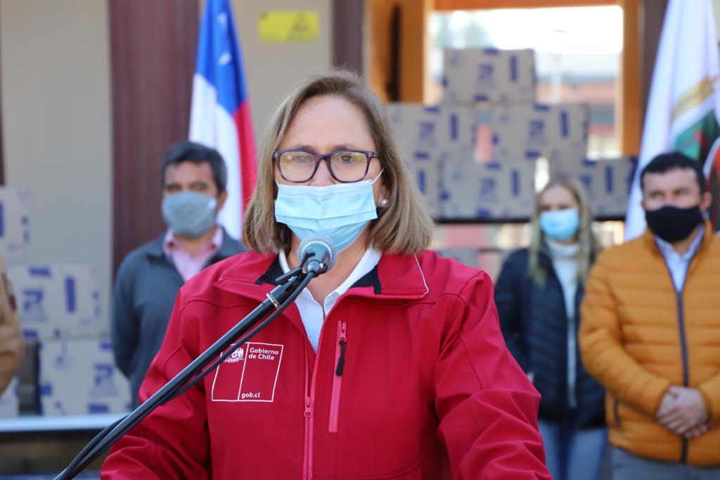 Intendenta Cofré pone en marcha la entrega de cajas de alimentos a familias de Chépica 2