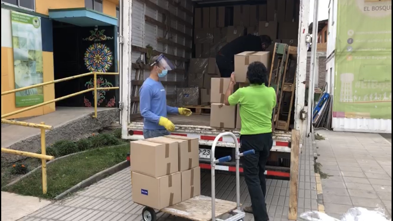 Banco de Chile entrega 2 mil cajas de alimentos a familias en situación de vulnerabilidad 3