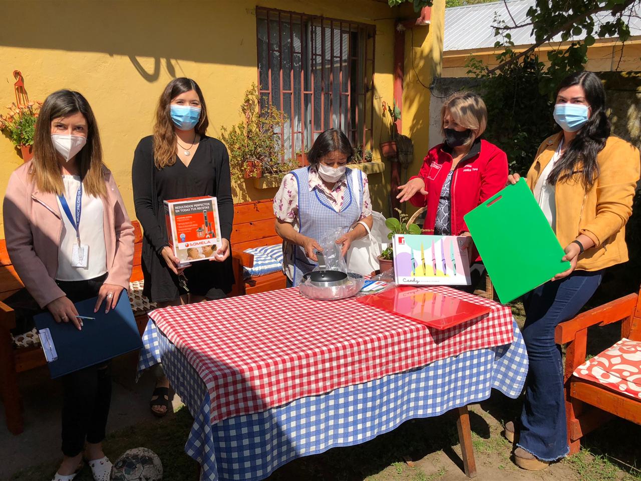 FAMILIAS DEL PROGRAMA AUTOCONSUMO RECIBEN UTENSILIOS DE COCINA PARA FACILITAR LA ALIMENTACIÓN SALUDABLE 2