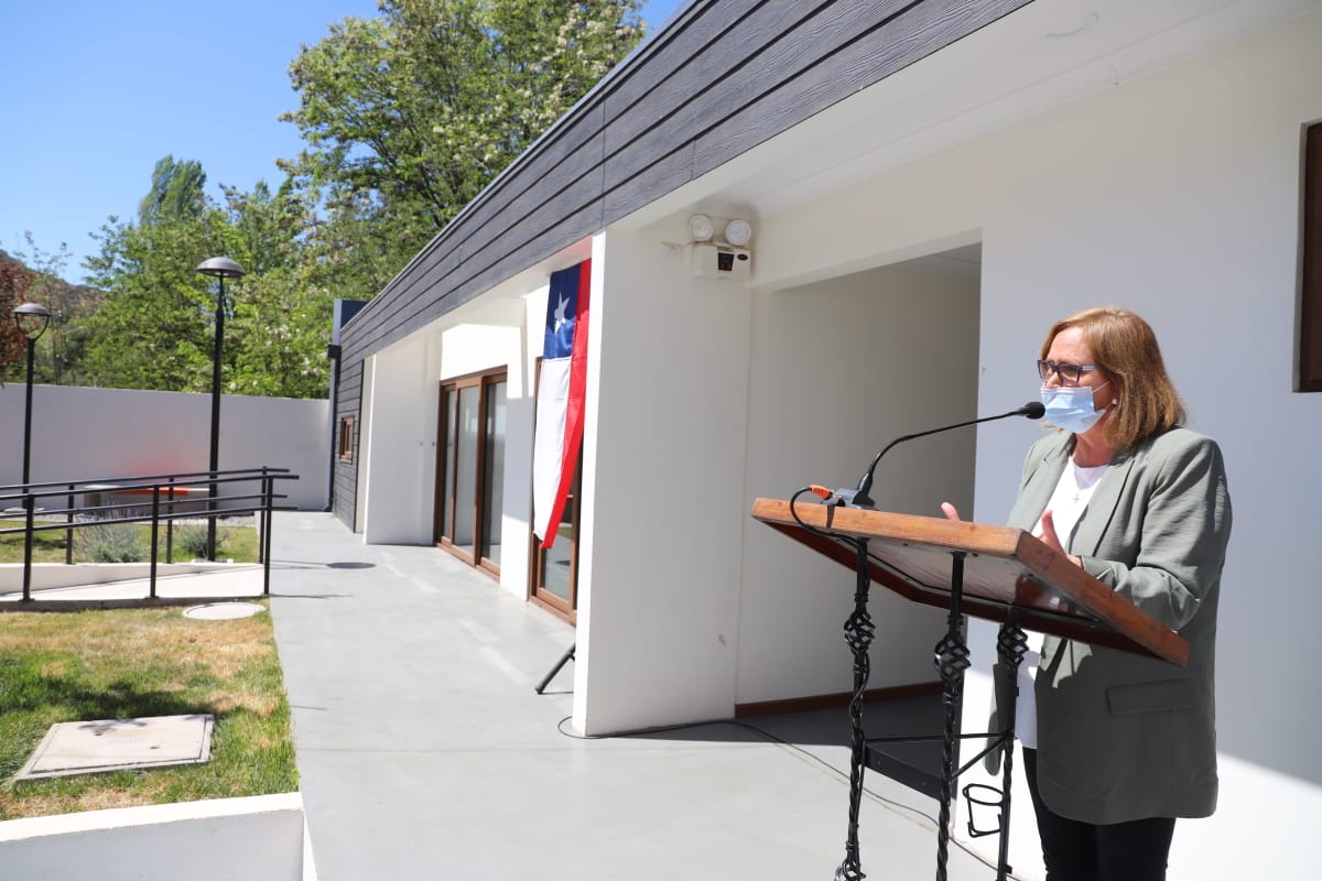 INTENDENTA REBECA COFRÉ Y ALCALDE JOSÉ MIGUEL URRUTIA INAUGURAN ANSIADA SEDE SOCIAL EN VILLA PEDRO LIRA DE MACHALÍ