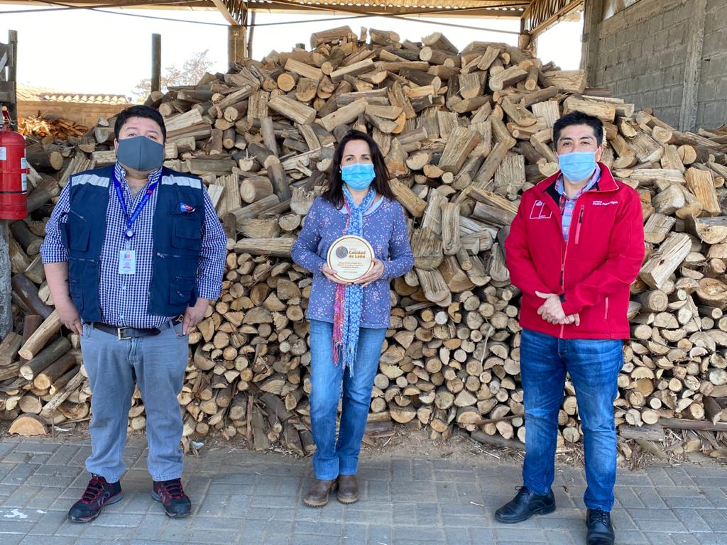 Realizan Lanzamiento del Sello de Calidad de Leña con reconocimiento a comercializadora de la comuna de Machalí