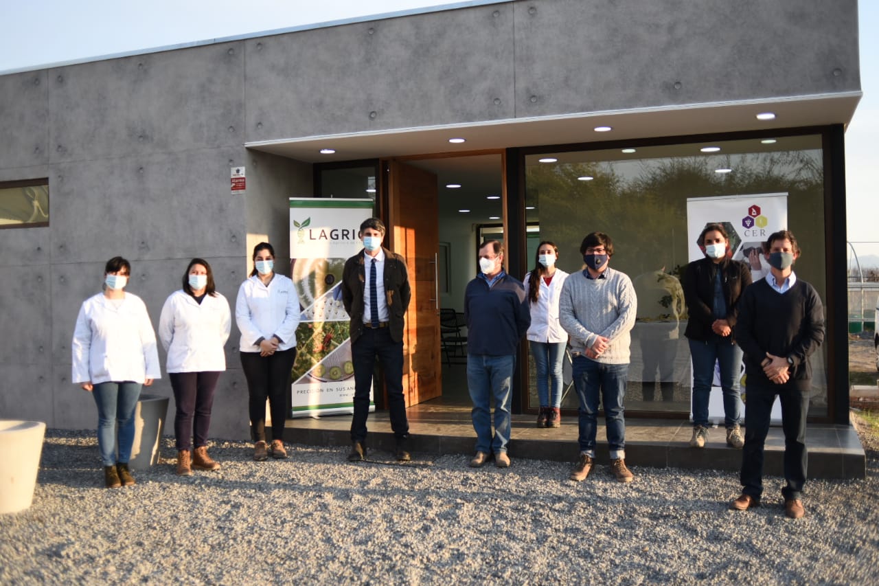 MINISTRO DE CIENCIA VISITA CENTROS DE INVESTIGACIÓN VINCULADOS AL DESARROLLO AGRÍCOLA DE OHIGGINS 2