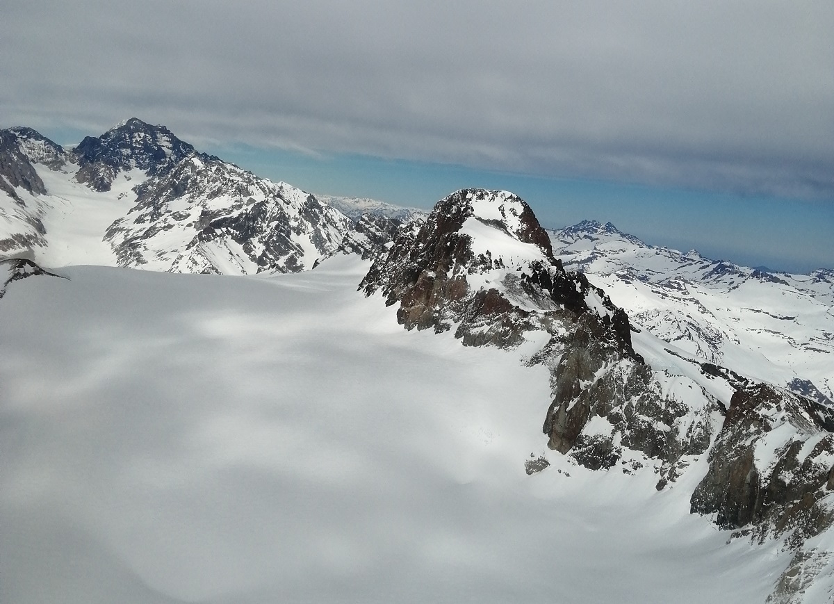 DGA OHiggins sobrevuela Cordillera y realiza inspección visual de acumulación de nieve en glaciares y lagunas 2