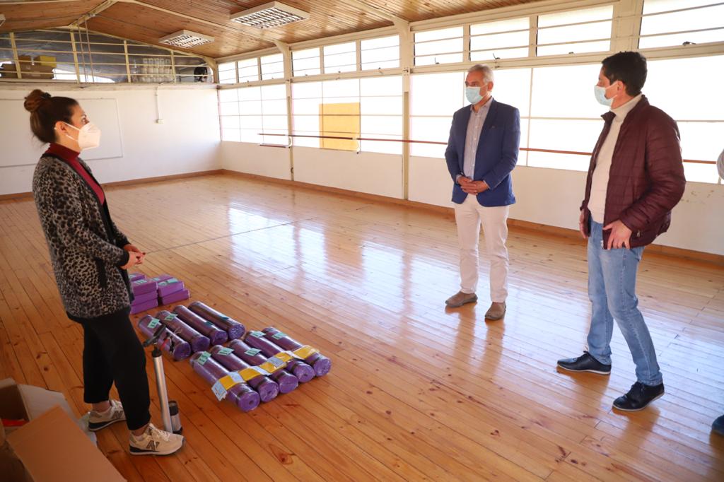 GOBERNADOR REGIONAL ENVIARÁ AL CORE PROYECTO DE DISEÑO PARA AMPLIACIÓN Y REMODELACIÓN DE COLEGIO ARTÍSTICO DE MACHALÍ IMG 5630