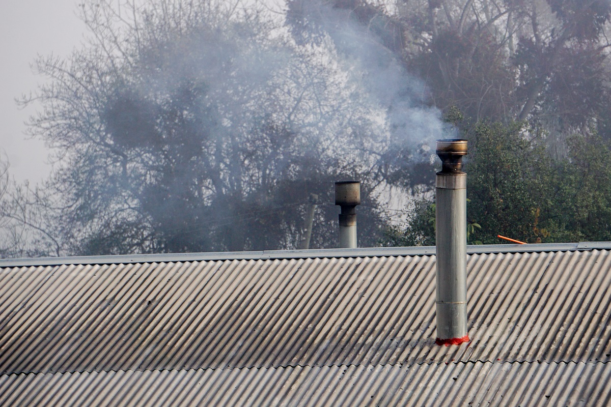 MALA CALIDAD DEL AIRE ESPECIALISTA ENTREGA RECOMENDACIONES PARA EVITAR LA CONTAMINACIÓN EN HOGARES Chimeneas DSC07208