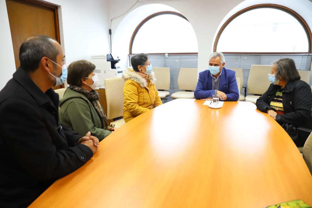 GOBERNADOR REGIONAL SE REUNIÓ CON REPRESENTANTES DE PROFESORES AFECTADOS POR DEUDA HISTÓRICA Y EMPATIZÓ CON SUS DEMANDAS