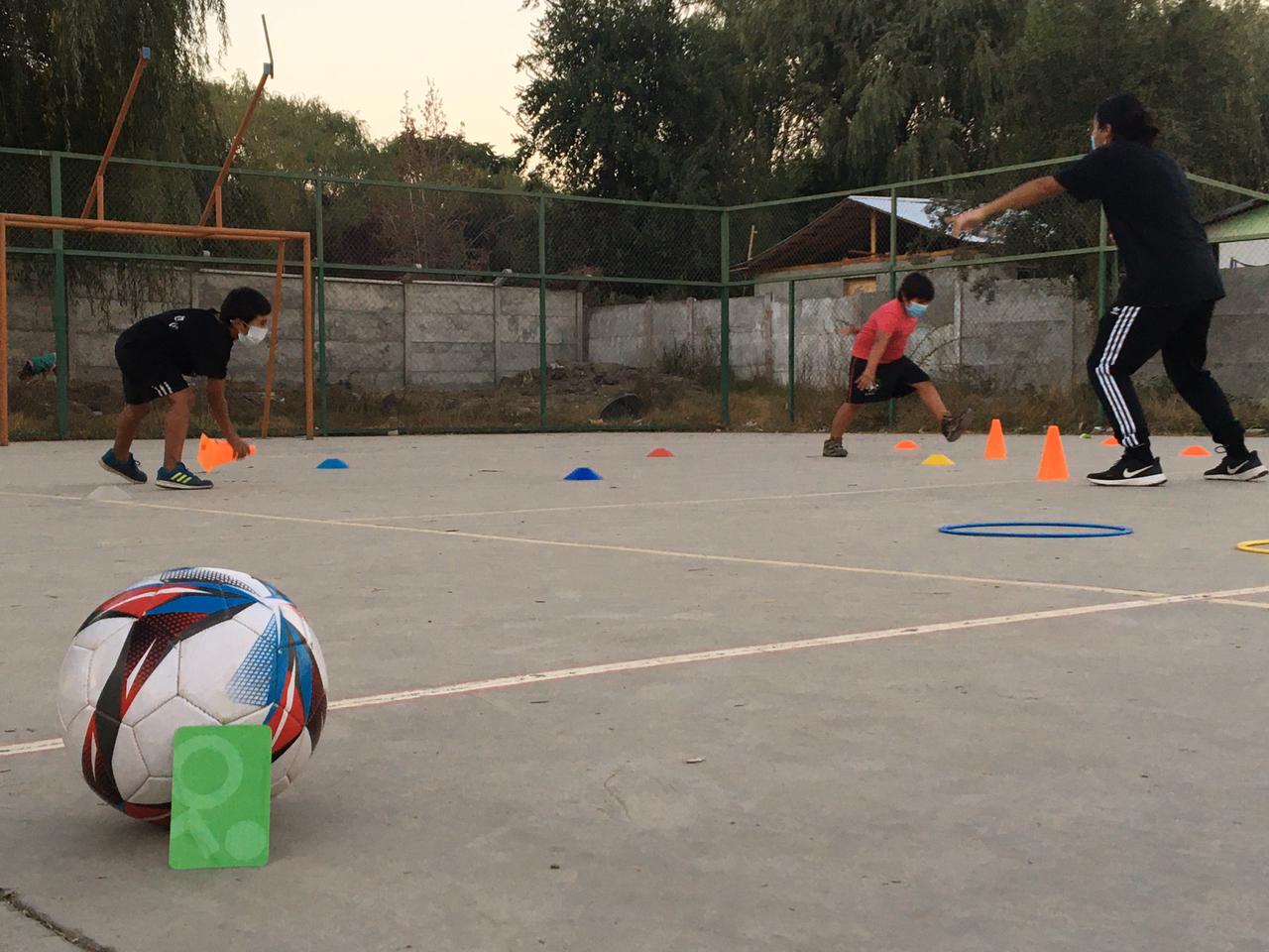 BARRIOS DE LA REGIÓN DE OHIGGINS LLENAN LAS CANCHAS DE FÚTBOL Y ALEGRÍA Lo Miranda 1