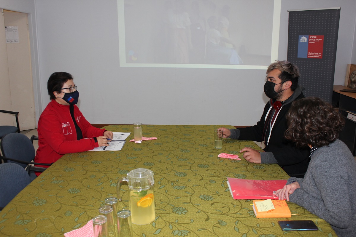 Seremi de Cultura entregó recursos para la realización de OH Festa el Foto 2