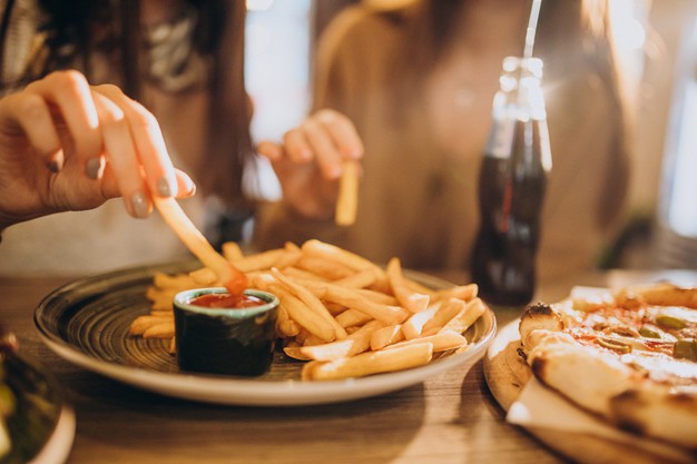 Experta UCM advierte sobre la necesidad de mostrar los efectos negativos de una mala alimentación en las campañas preventivas