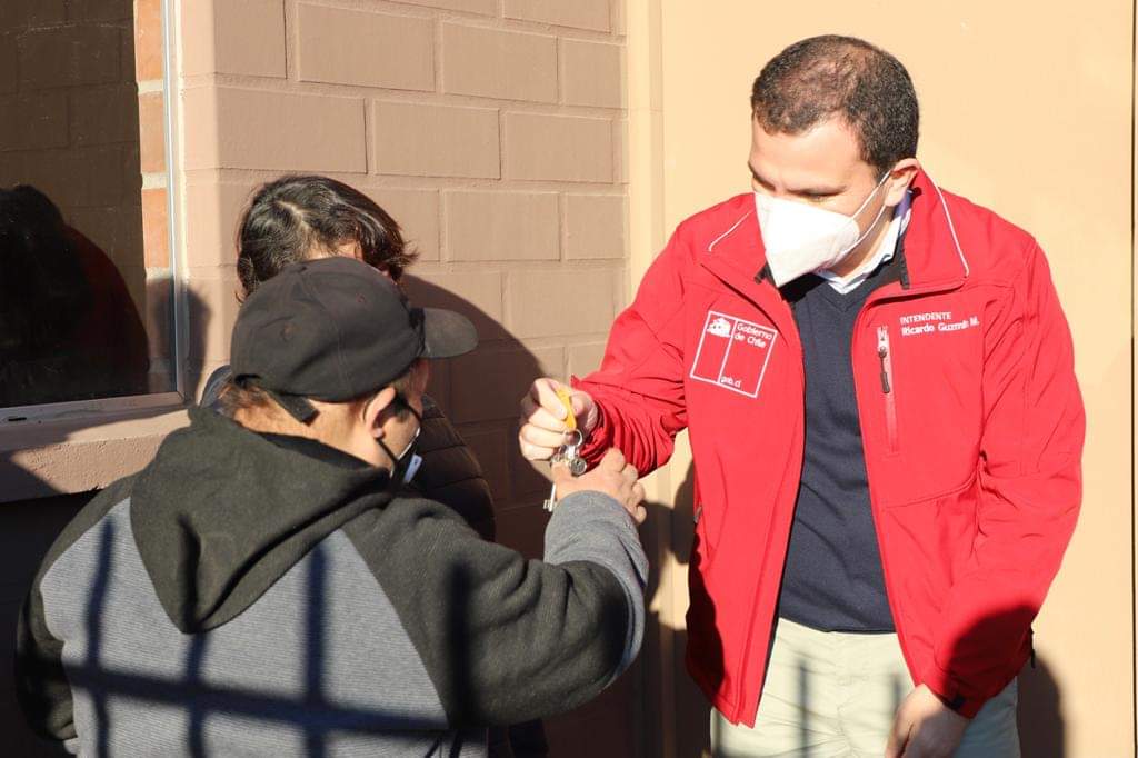 INTENDENTE GUZMÁN ENCABEZA ENTREGA DE VIVIENDAS A 120 FAMILIAS DE MACHALÍ 4