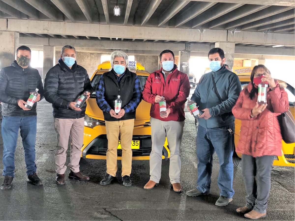 MTT OHIGGINS ENTREGÓ MASCARILLAS DE TRES PLIGUES Y ALCOHOL GEL A LÍNEAS DE COLECTIVOS 