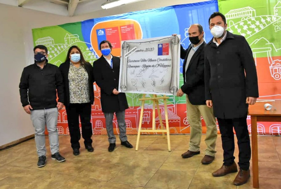 SUBSECRETARIO DE VIVIENDA Y URBANISMO ENCABEZÓ ENTREGA SIMBÓLICA DE ESCRITURAS A FAMILIAS DE LA VILLA NUEVA CORDILLERA 2