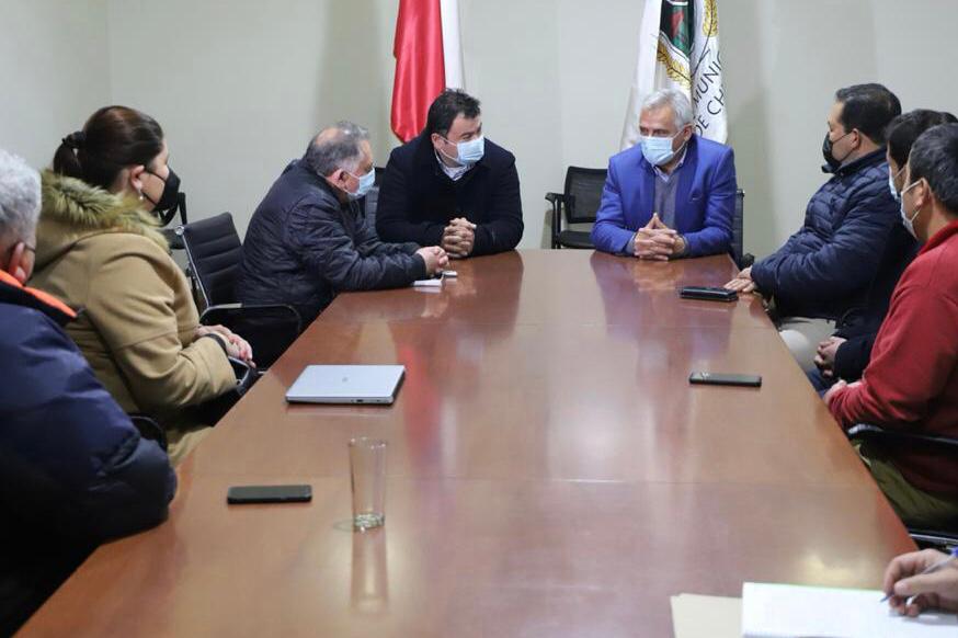 GOBERNADOR REGIONAL VISITA COMUNAS DE COLCHAGUA Y ANALIZA CON ALCALDES LOS EFECTOS DE LA SEQUÍA EN PEQUEÑOS AGRICULTORES 1