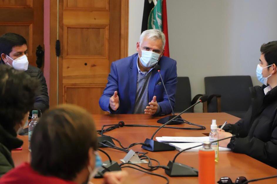 GOBERNADOR REGIONAL VISITA COMUNAS DE COLCHAGUA Y ANALIZA CON ALCALDES LOS EFECTOS DE LA SEQUÍA EN PEQUEÑOS AGRICULTORES 3