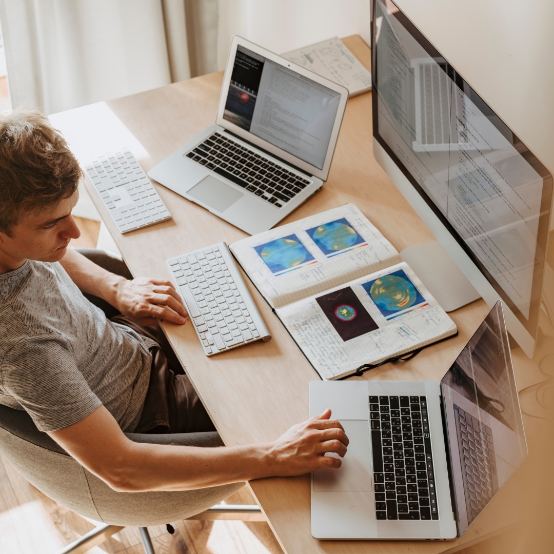 CÓMO SE PUEDE CONTROLAR LA ASISTENCIA EN TELETRABAJO PLATAFORMAS SE UNEN PARA CALCULAR DE MANERA EXACTA EL TIEMPO Y REMUNERACIÓN