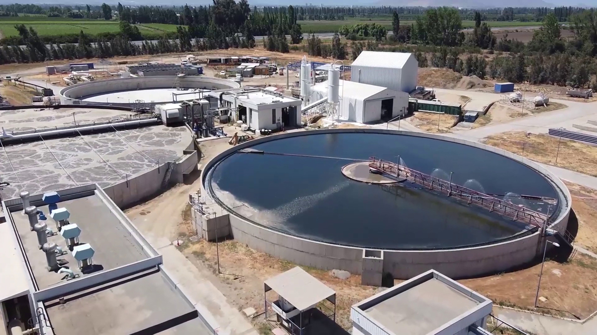 SEREMI DE OBRAS PÚBLICAS Y GERENTE ESSBIO VISITAN OBRAS DE CONSTRUCCIÓN DE POZOS PARA GARANTIZAR DISPONIBILIDAD DE AGUA EN ZONAS URBANAS Planta Essbio