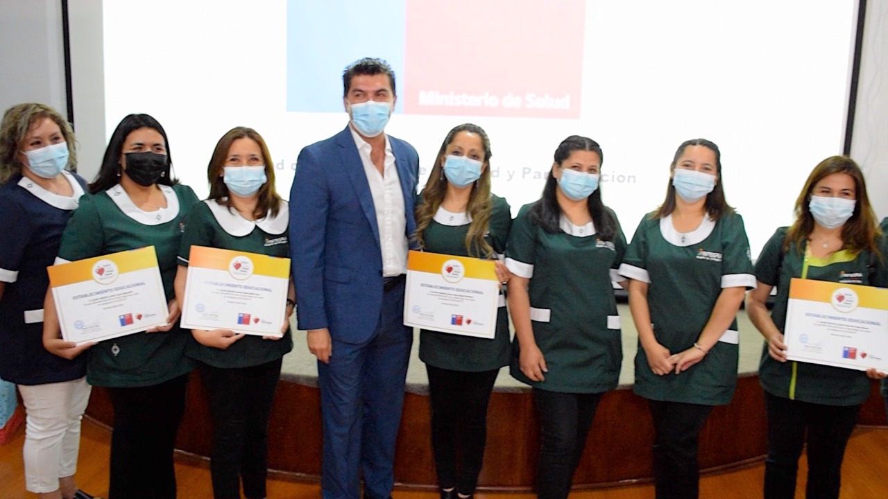 SEREMI DE SALUD OHIGGINS ENTREGÓ RECONOCIMIENTO ELIGE VIVIR SANO A 10 ESTABLECIMIENTOS EDUCACIONALES Y UN LUGAR DE TRABAJO