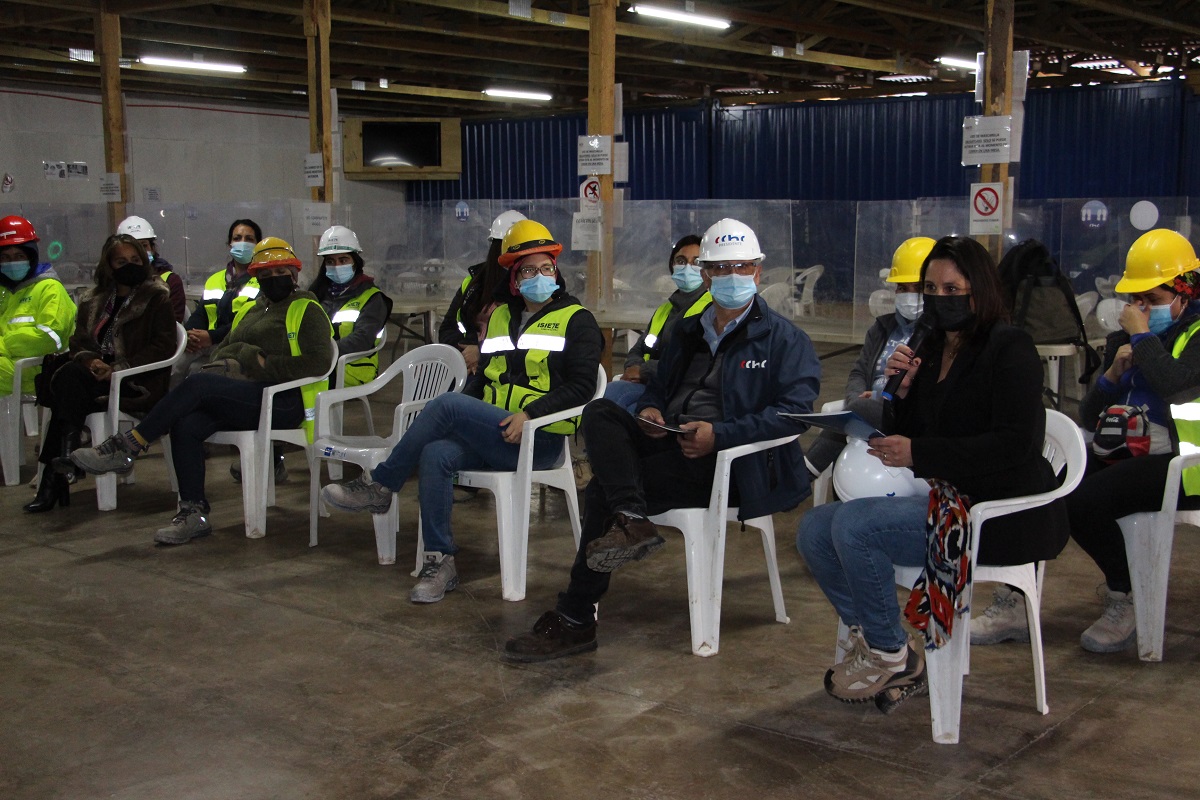 CCHC RANCAGUA DESTACA LA PARTICIPACIÓN FEMENINA EN EL RUBRO Y LANZA CAMPAÑA EN LA CONSTRUCCIÓN SÍ HAY MUJERES Y QUEREMOS MÁS. mujeres en construcción