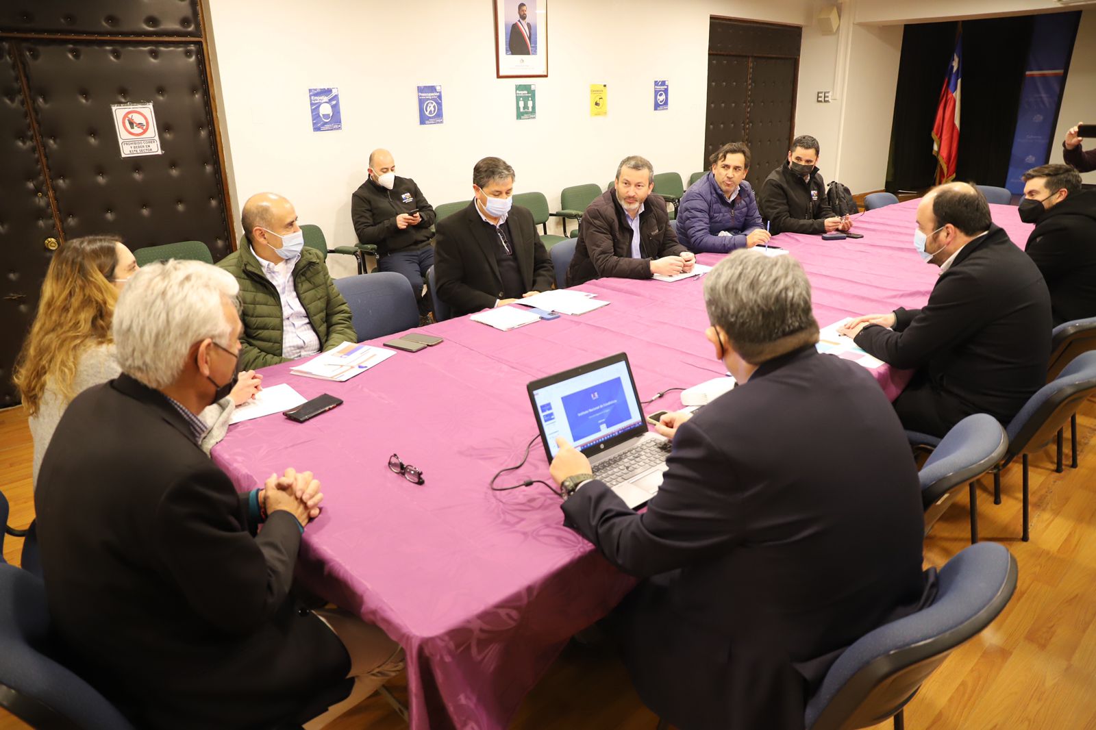 GOBERNADOR SE REÚNE CON GABINETE ECONÓMICO PARA COORDINAR ACCIONES QUE PERMITAN REACTIVAR LA ECONOMÍA EN OHIGGINS IMG 6720