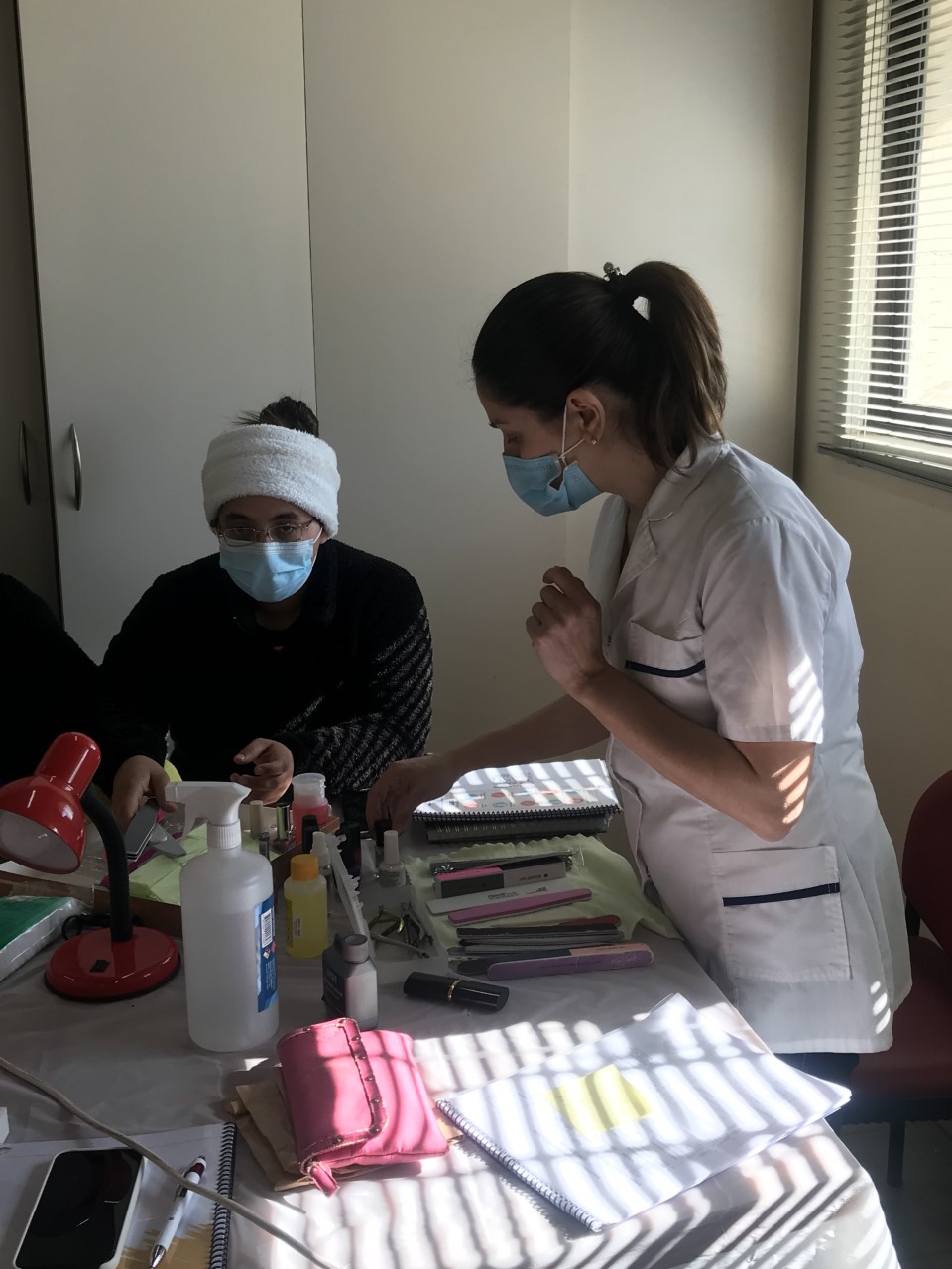 SE INICIÓ CURSO DE MANICURISTA PARA USUARIAS DE PENA SUSTITUTIVAS 2