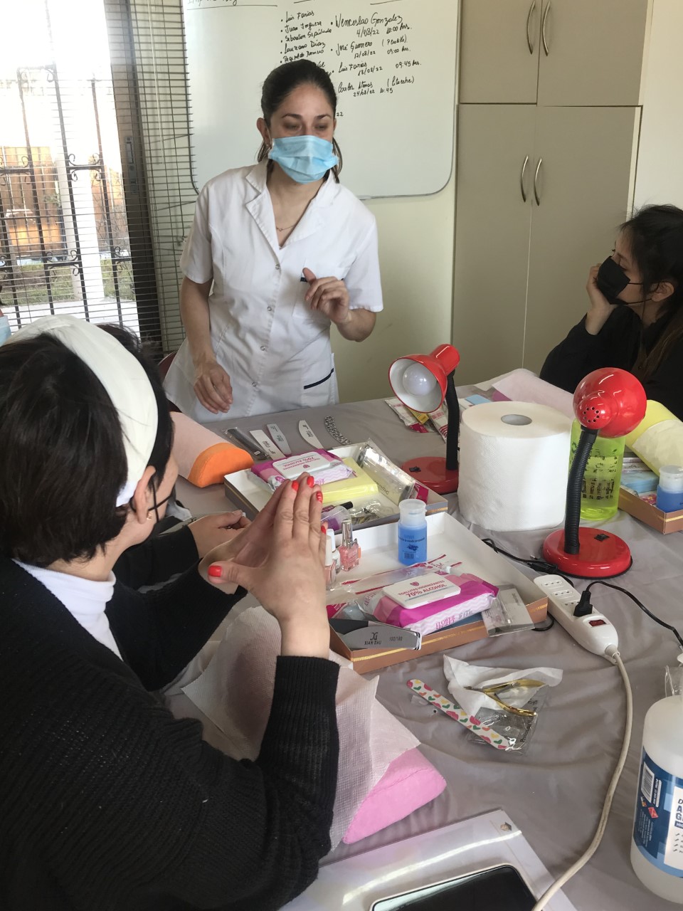 SE INICIÓ CURSO DE MANICURISTA PARA USUARIAS DE PENA SUSTITUTIVAS 3