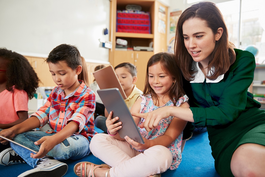 Expertos mundiales en educación digital infantil imparten charlas gratuitas en Chile y América Latina