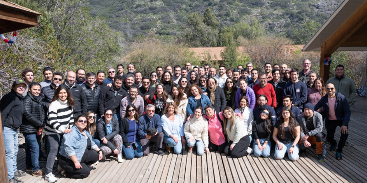 PACIFIC HYDRO OBTIENE PRIMER LUGAR Y SE CONVIERTE EN LA MEJOR EMPRESA PARA INTEGRAR LA VIDA PERSONAL CON EL TRABAJO Foto Premiación PHC BBBBBBBBBBBBBBBBBBBBBBBBBBBBBBBBB