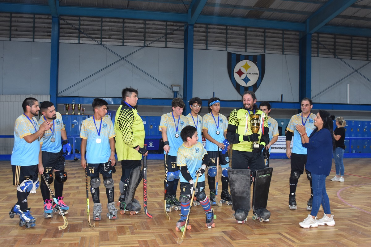 UNIÓN OHIGGINS LOGRA LEVANTAR TRES COPAS EN TORNEO DE CLAUSURA DE LA LIGA SUR HOCKEY PATÍN DSC 0566