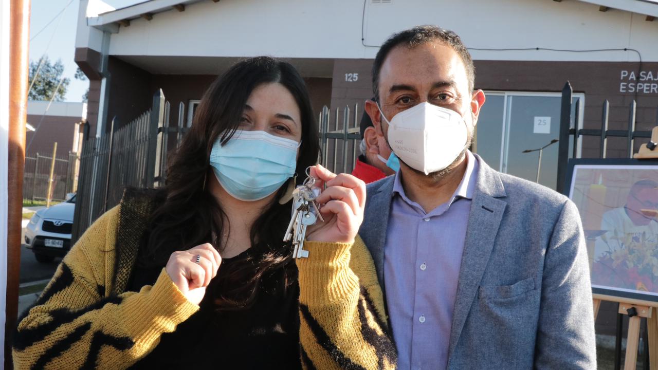 LA ESTRELLA FAMILIAS DEL COMITÉ SAN NICOLÁS DE TOLENTINO RECIBIERON SUS VIVIENDAS EL SEREMI