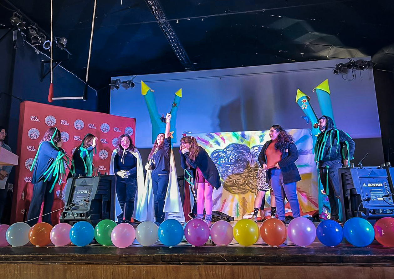 TEATRO COMO HERRAMIENTA REHABILITADORA PACIENTES DE SALUD MENTAL DEL HRLBO PRESENTAN OBRA EN MOSTAZAL 2