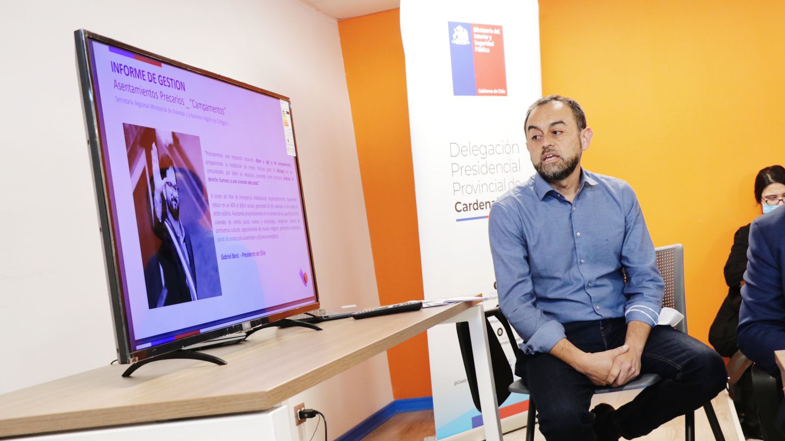MINVU EXPUSO SITUACIÓN DE CAMPAMENTOS EN LA REGIÓN ANTE EL GABINETE REGIONAL Seremi de Vivienda y Urbanismo expuso situación de campamentos ante gabinete regional
