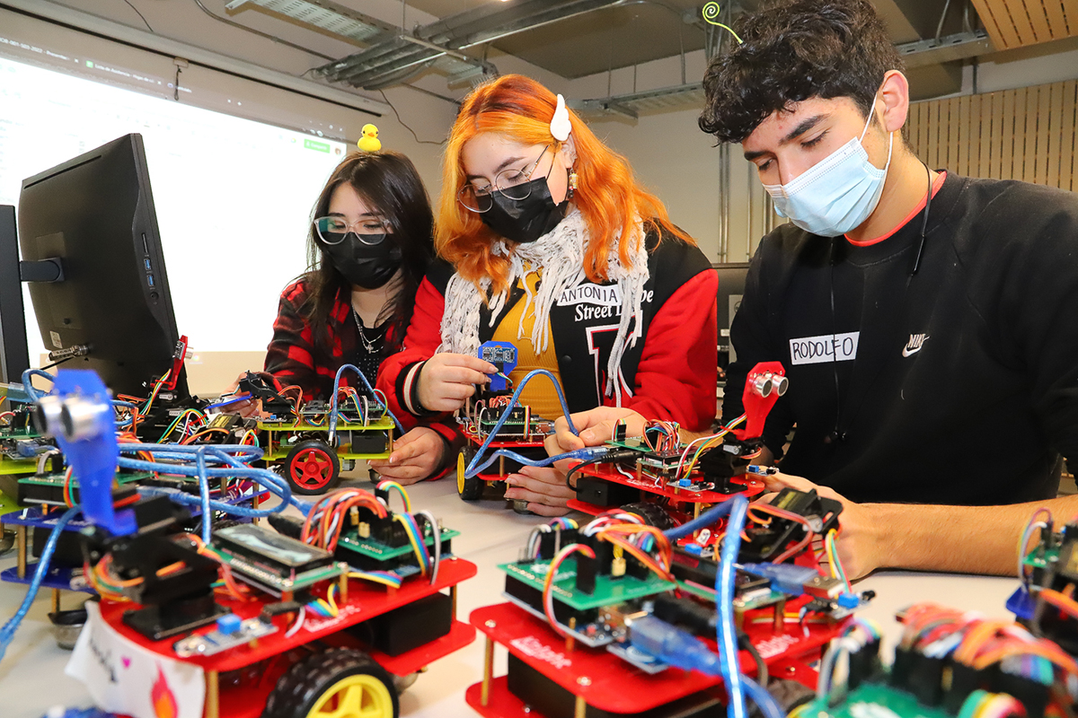 CON GRAN ENTUSIASMO SE REALIZA TALLER DE ROBÓTICA EDUCATIVA EN LA UOH Taller de Robotica 8