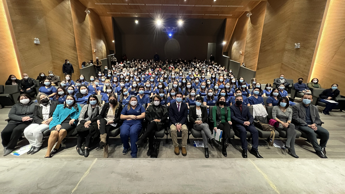 Estudiantes de Enfermería UOH participan en ceremonia de investidura 4a