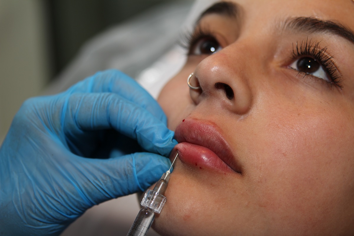 Fiorella Cómo comenzar un negocio en servicios de belleza a través de una franquicia