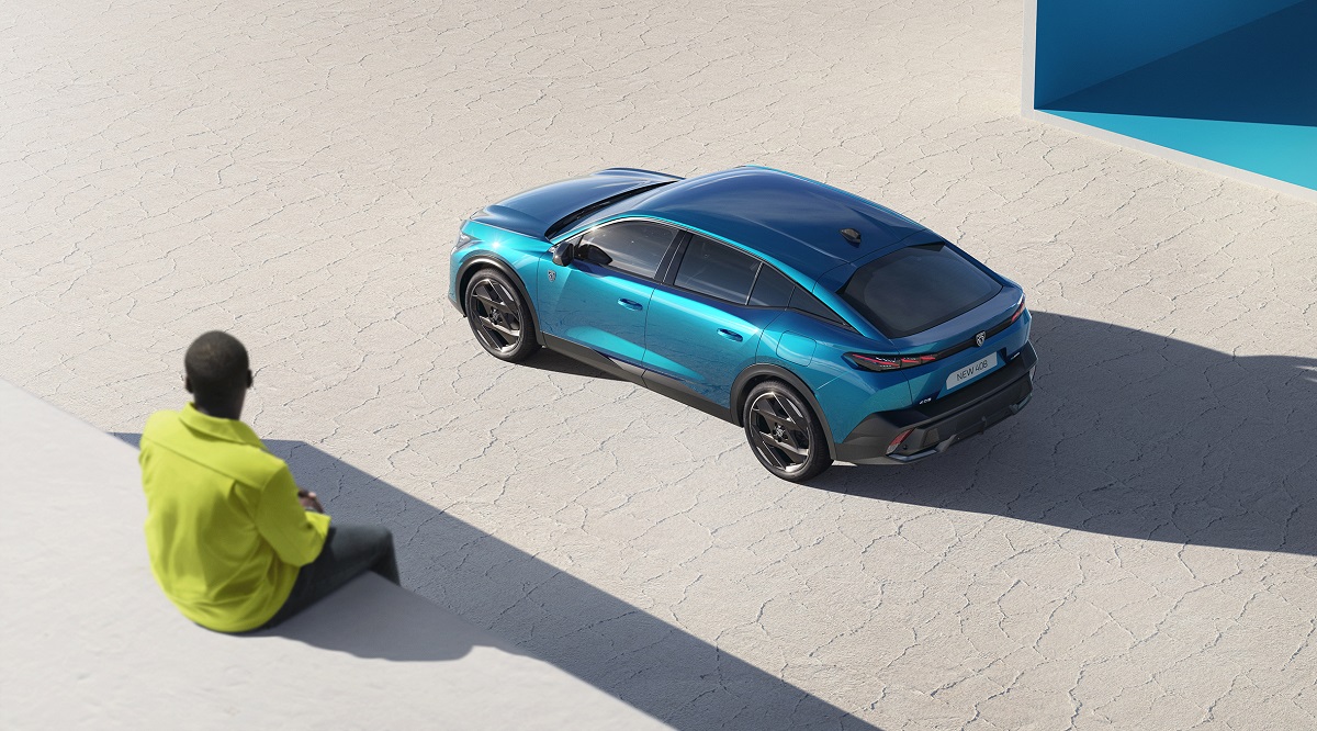 NUEVO PEUGEOT 408 UNA NUEVA GENERACIÓN DE PEUGEOT CON UN FASTBACK DINÁMICO E INESPERADO DESDE TODOS LOS ÁNGULOS PEUGEOT 408 PHEV 2