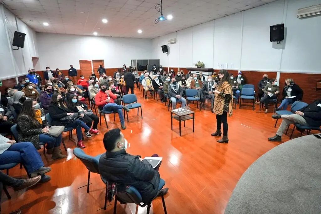 Con gran participación de dirigentes se realizó el primer diálogo sobre voto informado y seguridad pública. 1