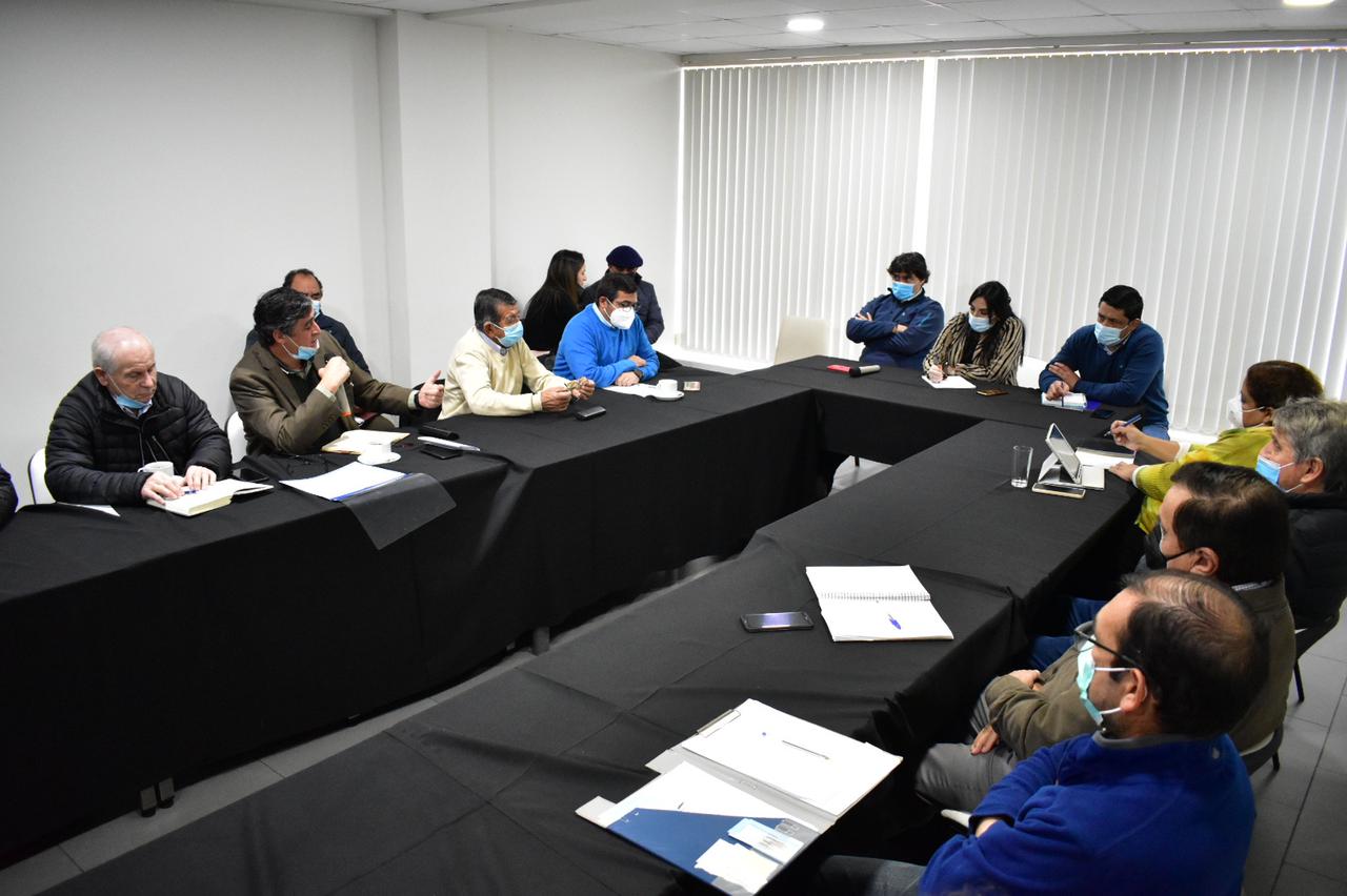 EL MAULEGOBERNADORA REGIONAL CONVOCÓ MESA DE TRABAJO CON TRANSPORTISTAS REGIONALES 2