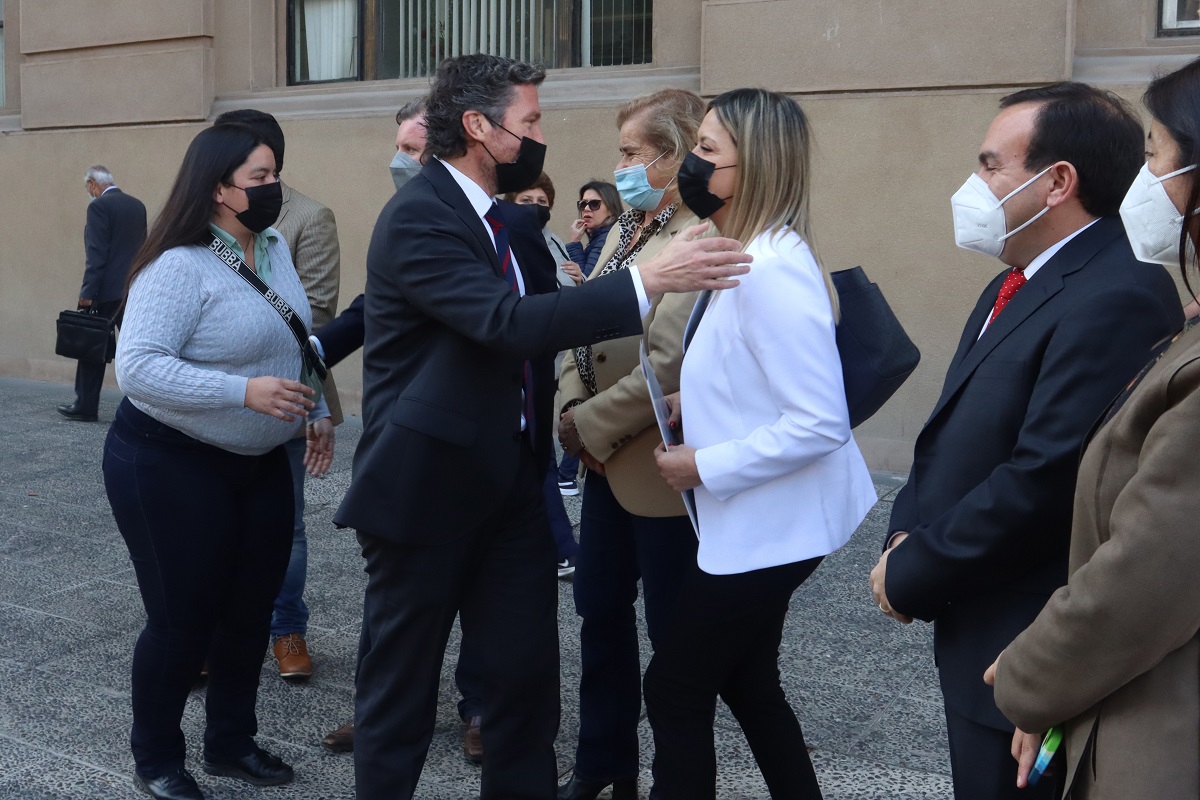 DIPUTADOS ROMERO Y CORNEJO ACUDEN A LA MONEDA PARA SOLICITARLE AL PRESIDENTE BORIC AUMENTAR MONTO DE LA PENSIÓN GARANTIZADA UNIVERSAL 1