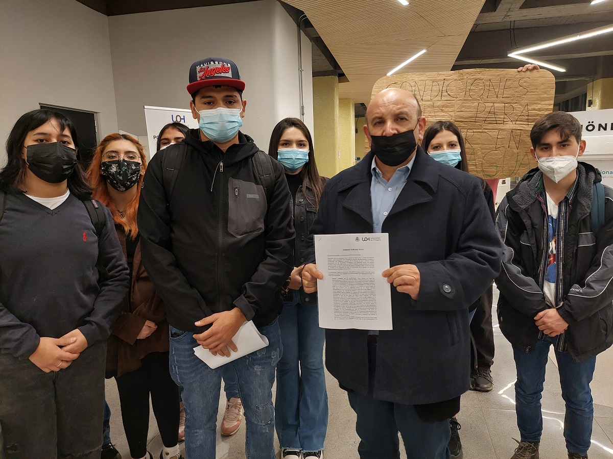 SENADOR JUAN LUIS CASTRO PIDE DIÁLOGO CON RESULTADOS CONCRETOS A AUTORIDADES DE LA UOH ANTE DEMANDAS ESTUDIANTILES