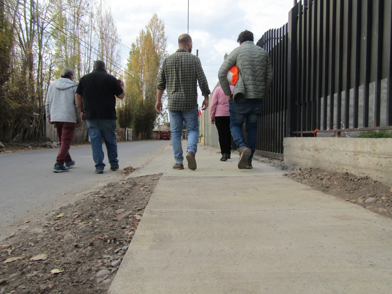 FAMILIAS DEL BARRIO CENTRAL ORIENTE INSPECCIONAN AVANCE DE LAS OBRAS DE MEJORAMIENTO DE CALLE EL MEDIO 1
