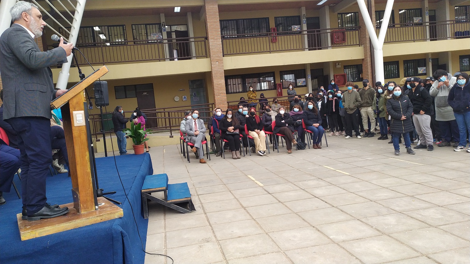 SEREMI DE EDUCACIÓN PRESENTA POLITICA DE REACTIVACIÓN EDUCATIVA INTEGRAL patio san vicente mayo