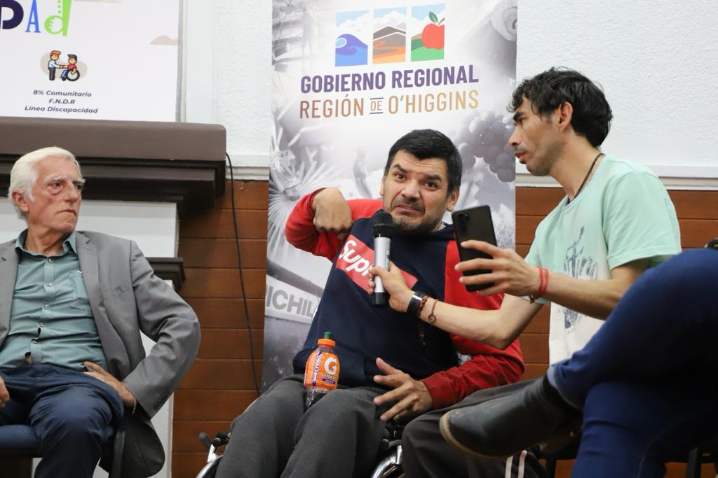 GOBERNADOR PABLO SILVA LIDERÓ CONVERSATORIO SOBRE DISCAPACIDAD Y ANUNCIÓ LÍNEA DE FINANCIAMIENTO DEL FONDO 8 FNDR DEL GOBIERNO REGIONAL 2