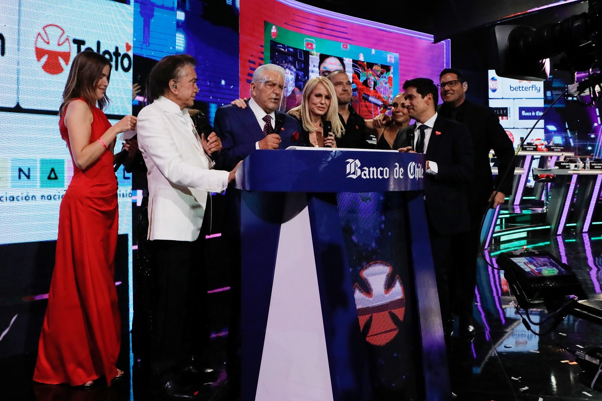 BANCO DE CHILE LANZA CAMPAÑA DE RECAUDACIÓN PARA TELETÓN 2022 DEBUTAN CÓDIGO QR Y SUCURSAL VIRTUAL EN VIDEOJUEGO FORTNITE Y VUELVEN CAJAS AUXILIARES EN ESTACIONES DE METRO Y CORRIDA FAMILIAR Foto.2 1